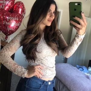 Meet your Posher, Estefanía